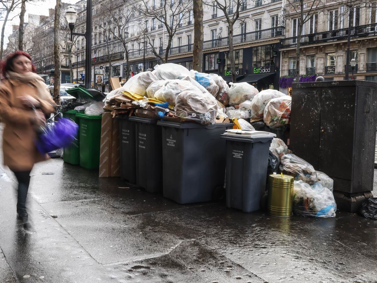  pariz i djubre 2.png - EPA-EFE/Mohammed Badra 