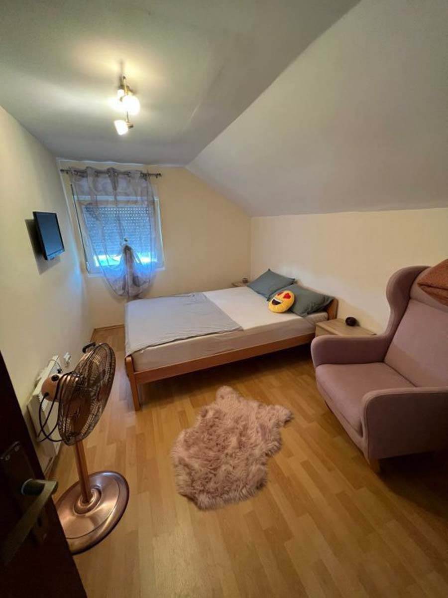 Kuca na fruskoj gori  (2).jpg   Kuca na fruskoj gori  (2).jpg