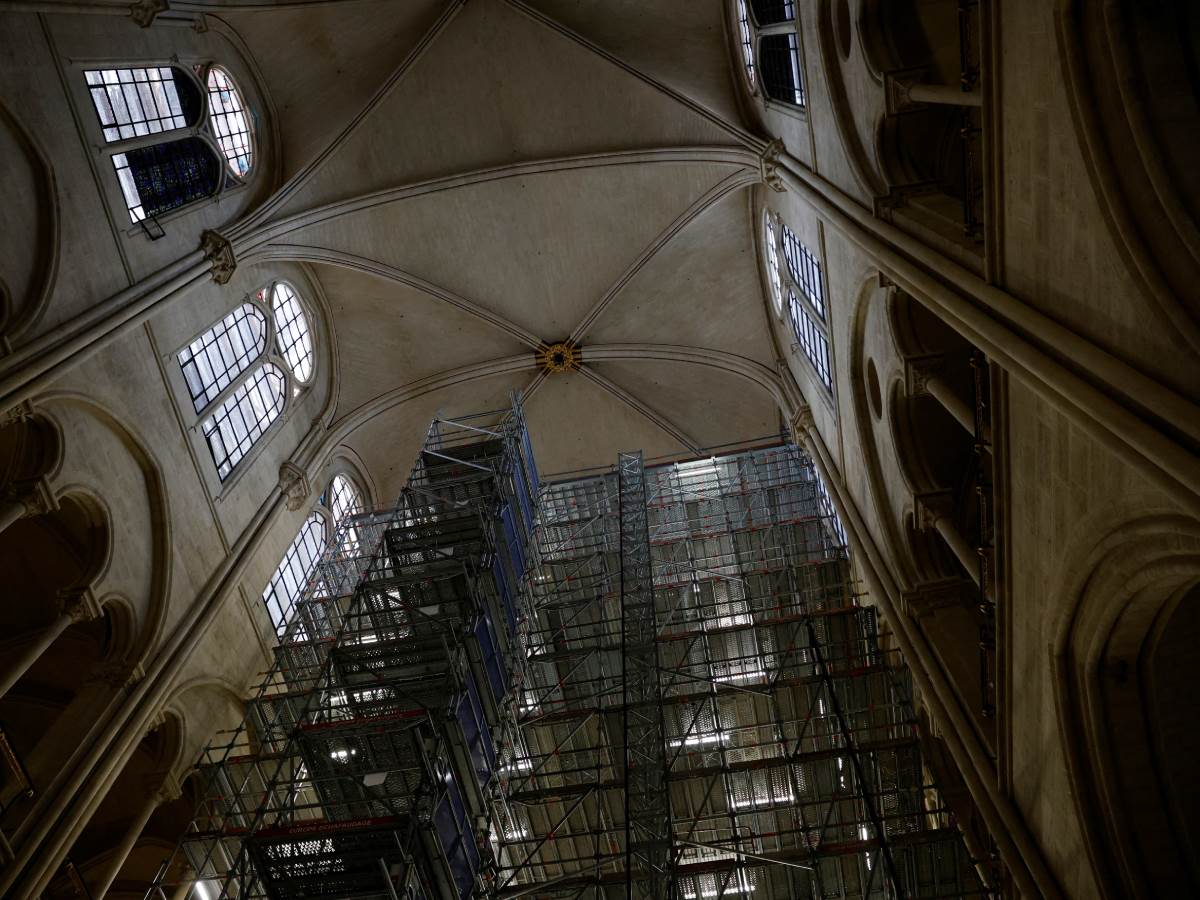  notr dam 2.png - EPA-EFE/Sarah Mayssonnier 