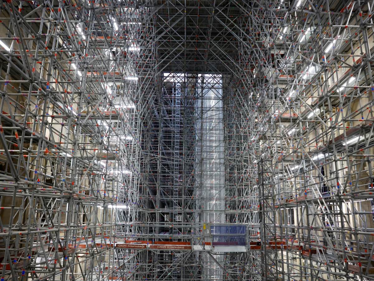  notr dam 4.png - EPA-EFE/Sarah Mayssonnier 