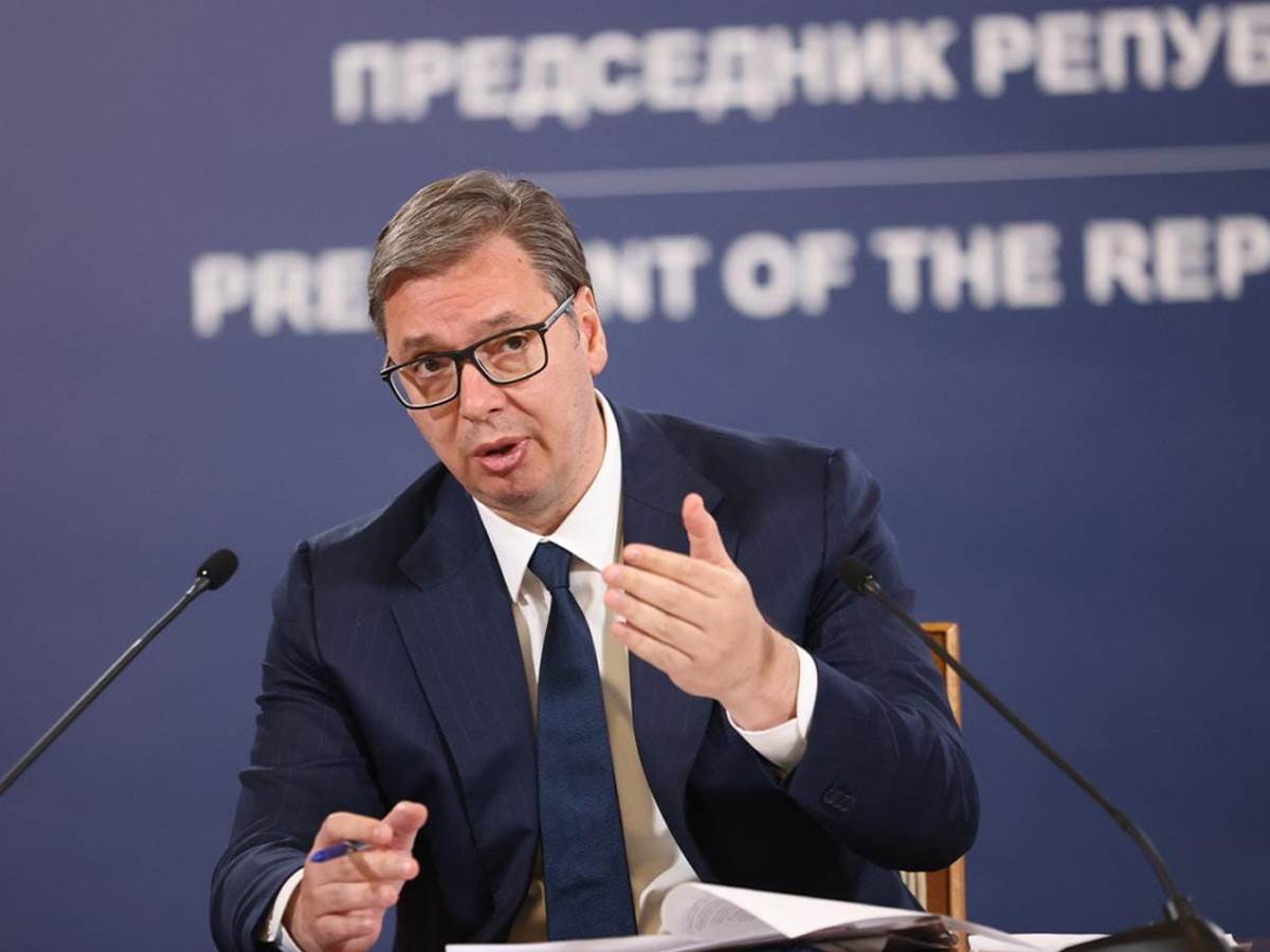 Aleksandar Vučić (2).jpg Aleksandar Vučić (2).jpg