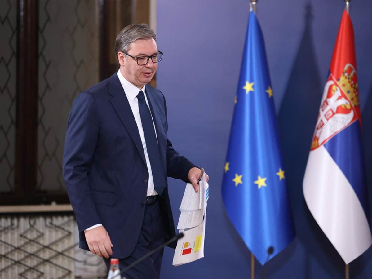 Aleksandar Vučić (5).jpg Aleksandar Vučić (5).jpg
