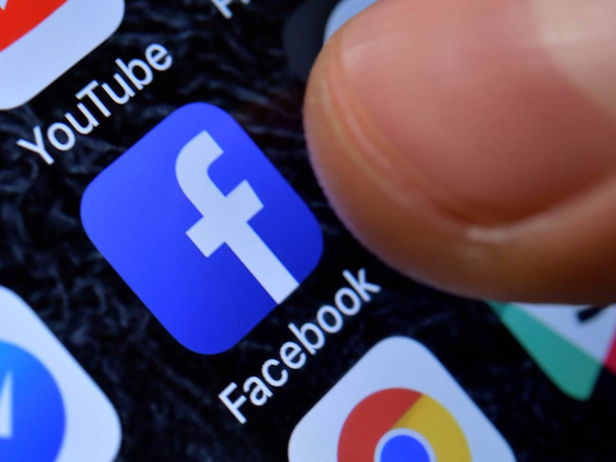 facebook.jpg facebook.jpg