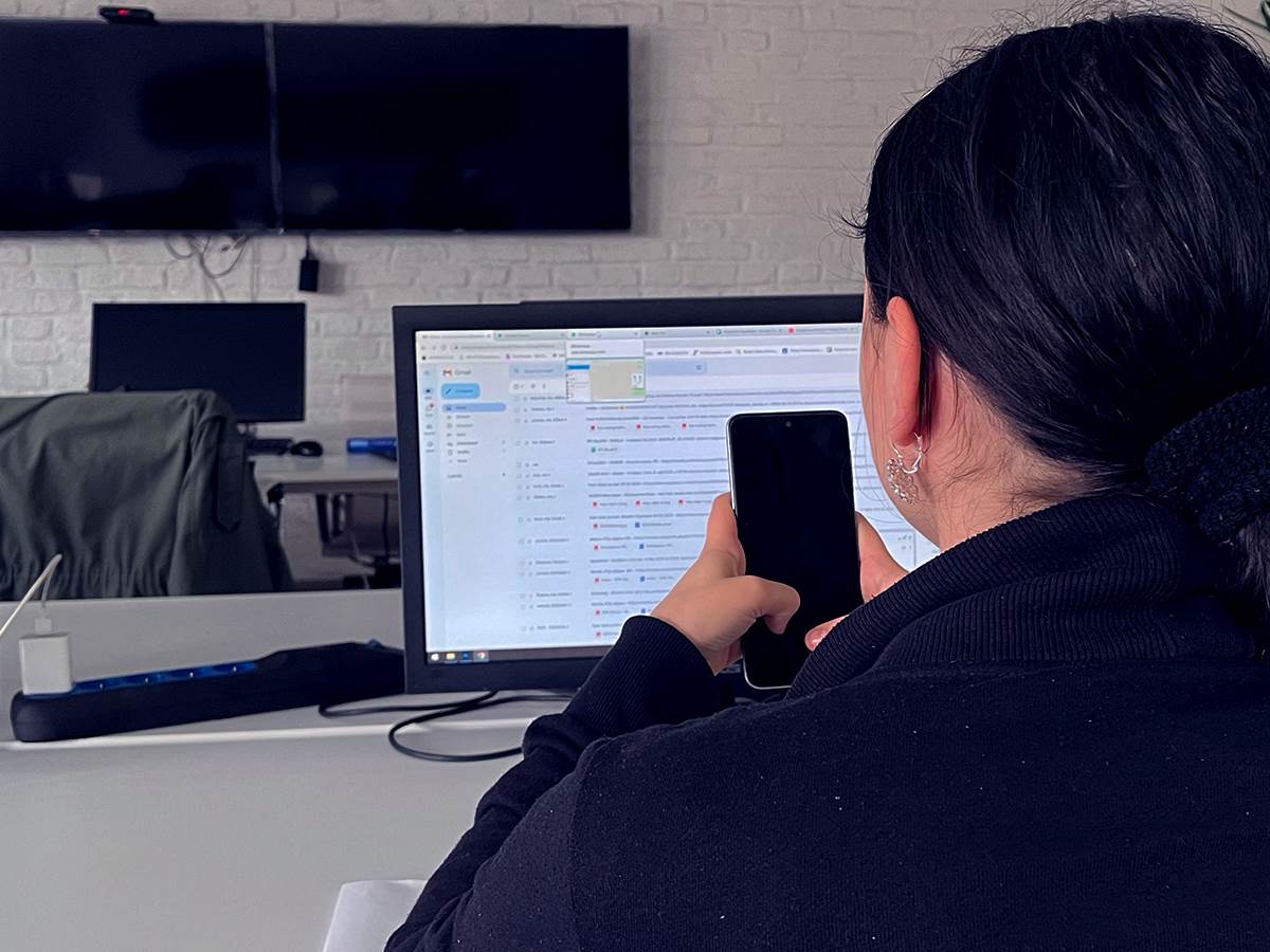 Haker, online kupovina   Haker, online kupovina