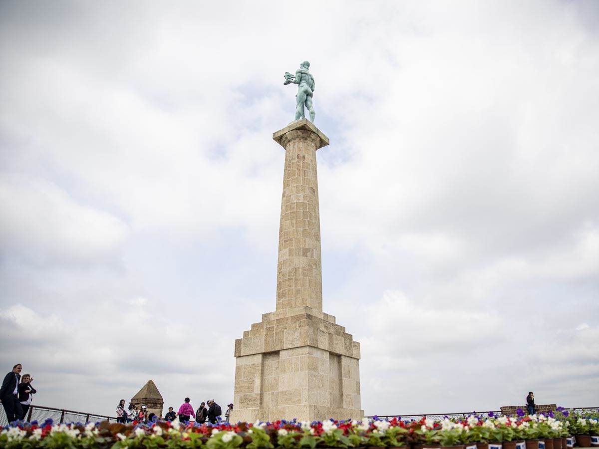 eu_cvetna_instalacija_kalemegdan_ (8).jpg   eu_cvetna_instalacija_kalemegdan_ (8).jpg