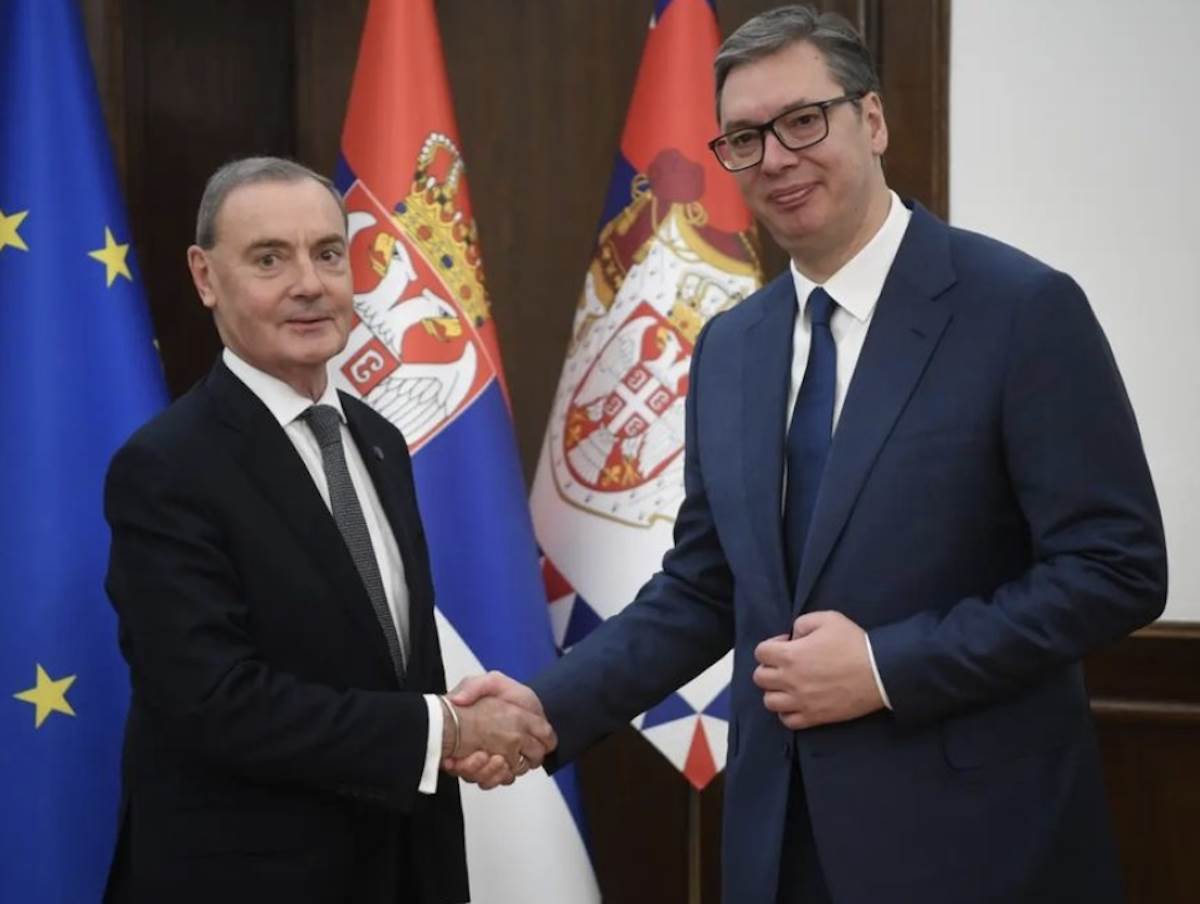 vucic i o saliven.jpg vucic i o saliven.jpg