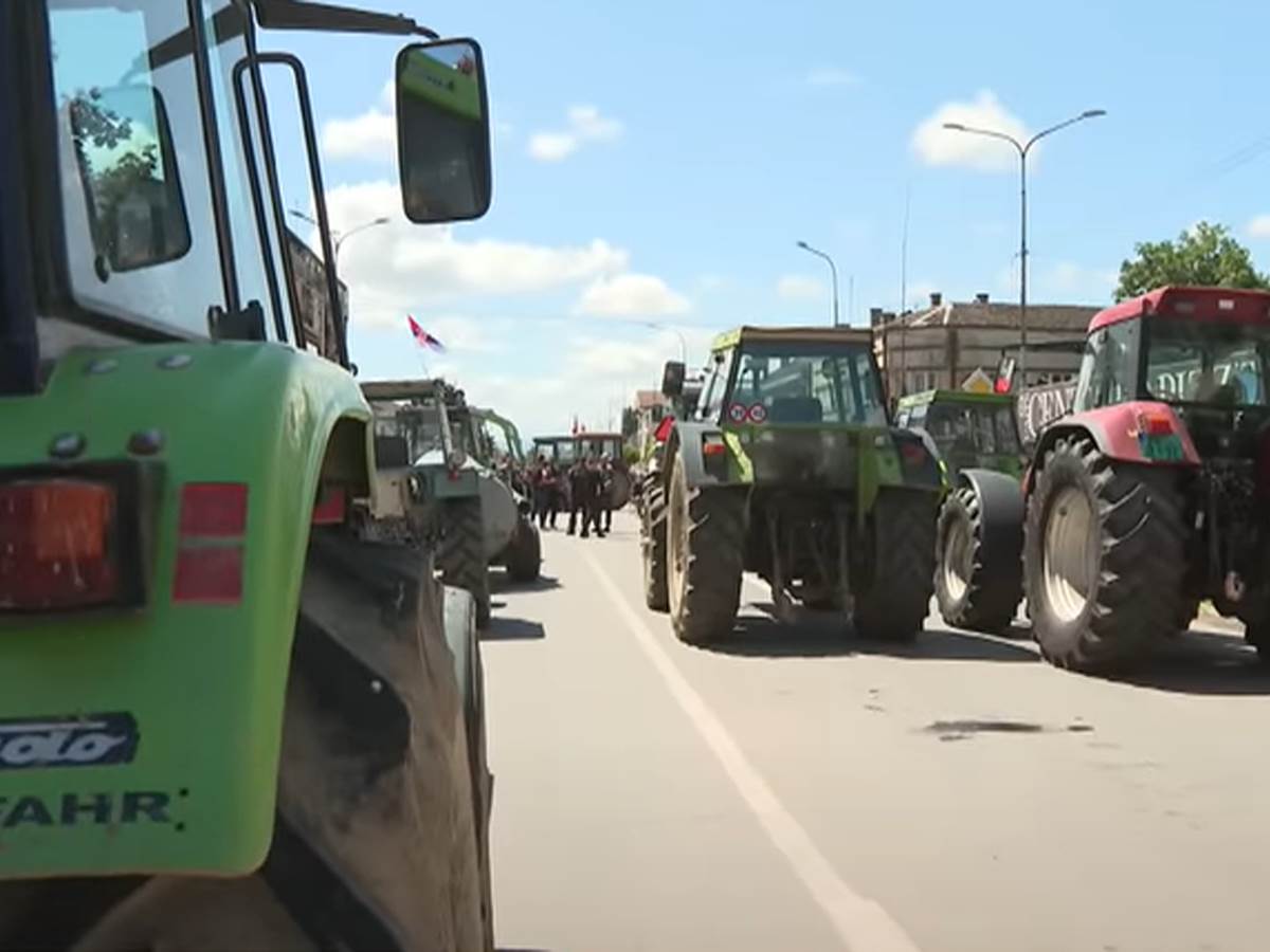 Protest poljoprivrednika.jpg   Protest poljoprivrednika.jpg