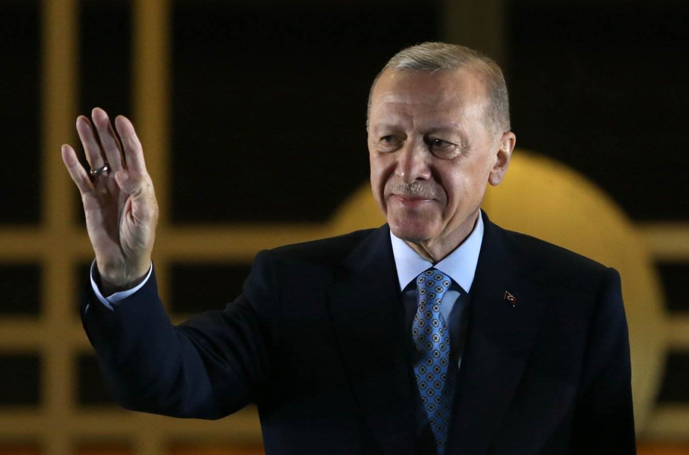 erdogan slavi pobedu na izborima u turskoj 4.jpg erdogan slavi pobedu na izborima u turskoj 4.jpg
