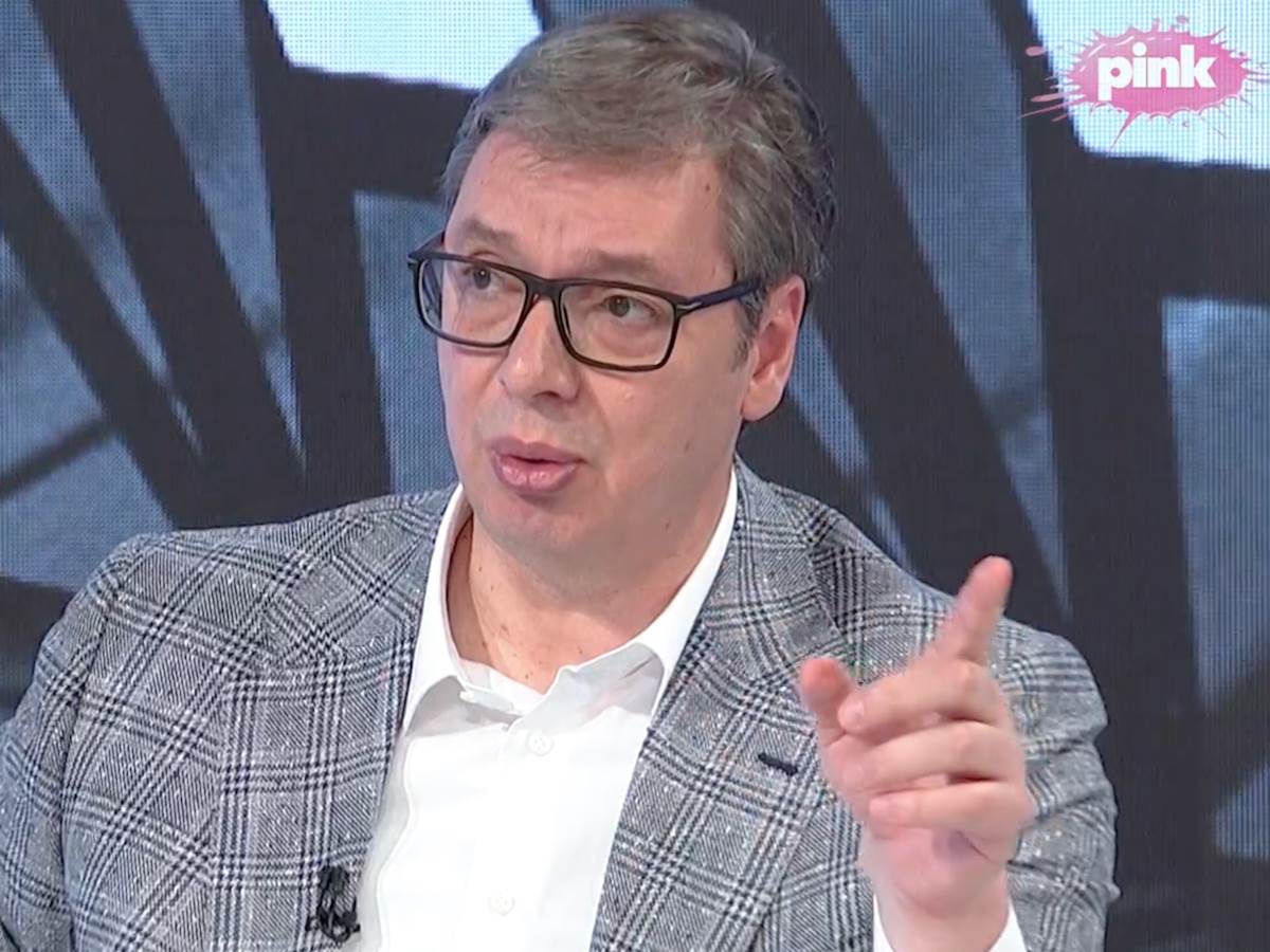 vucic na pinku.jpg vucic na pinku.jpg