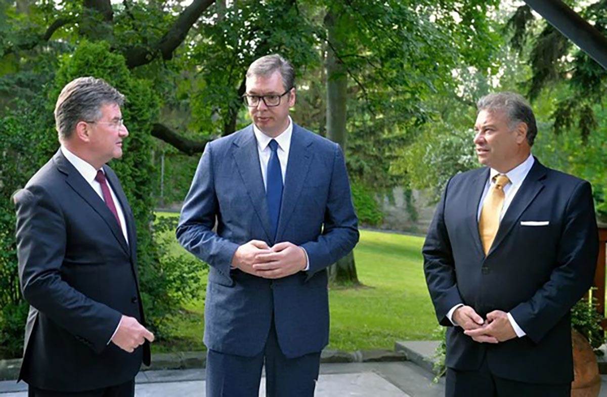 sastanak vučić lajček eskobar (2).jpg sastanak vučić lajček eskobar (2).jpg