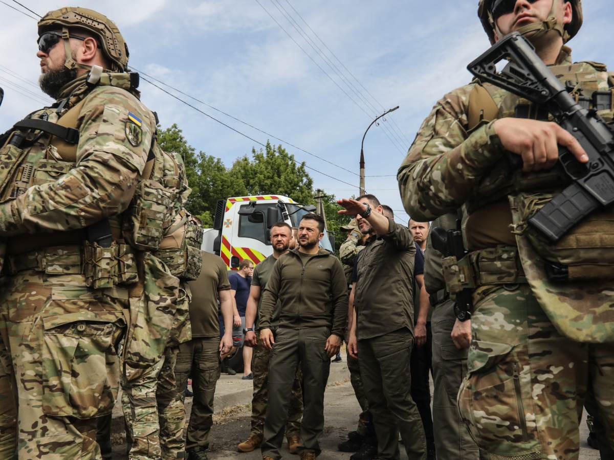  zelenski i ukrajinska vojska 