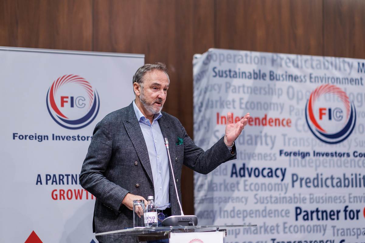 FIC - Zoran Petrovic.jpg FIC - Zoran Petrovic.jpg