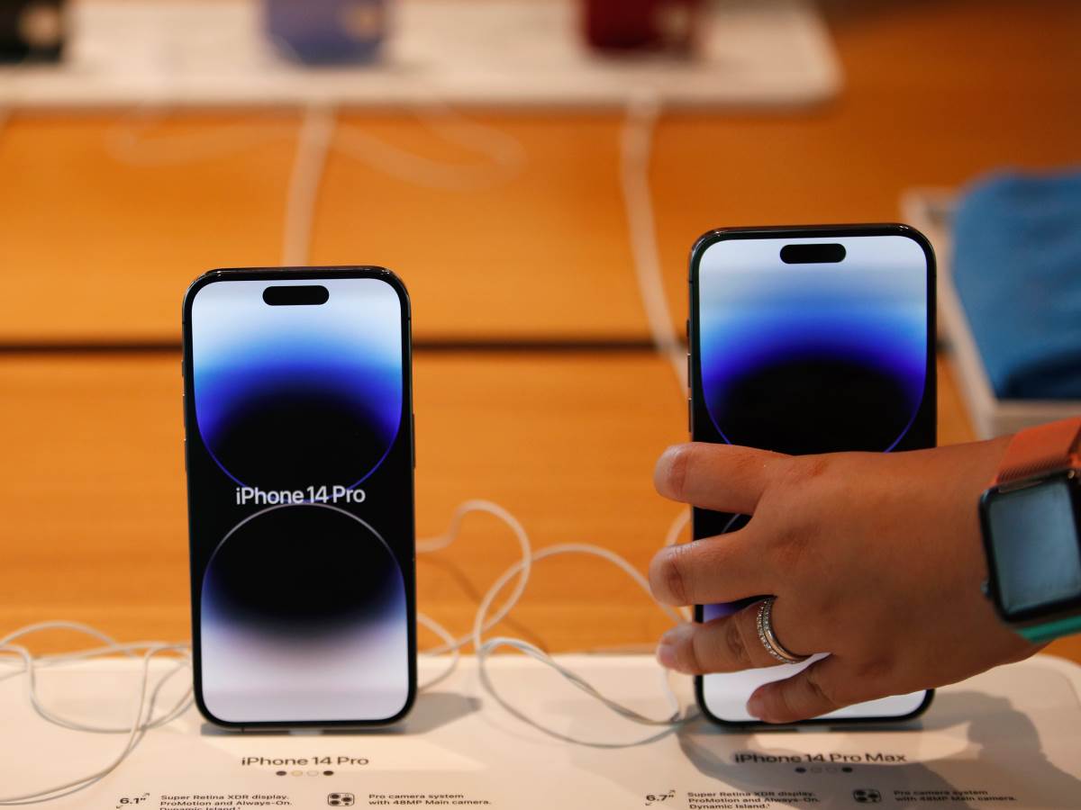 IPHONE.jpg   IPHONE.jpg