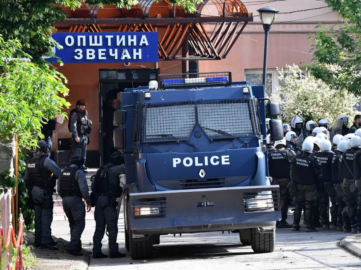 kosovo policija.jpg   kosovo policija.jpg