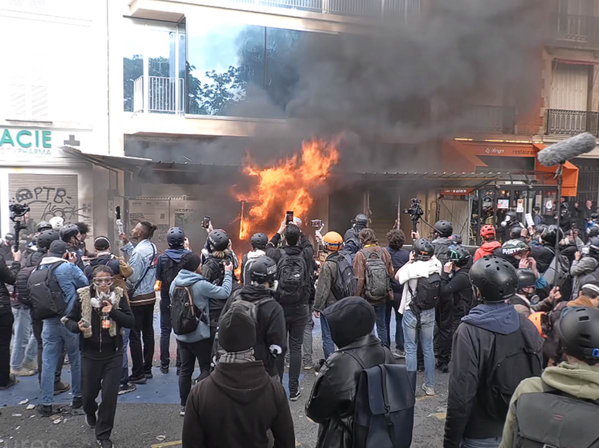 Protest Pariz (4).jpg   Protest Pariz (4).jpg