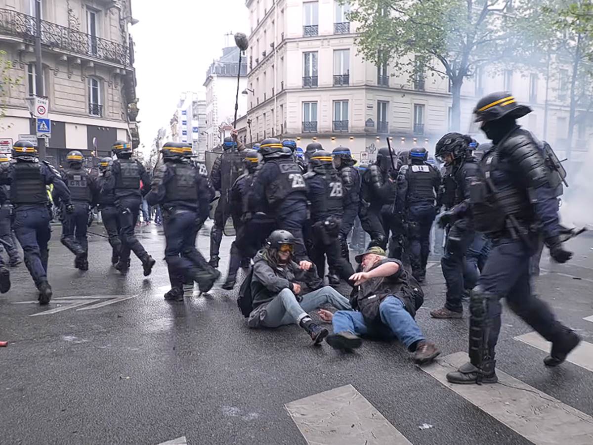 Protest Pariz (5).png 