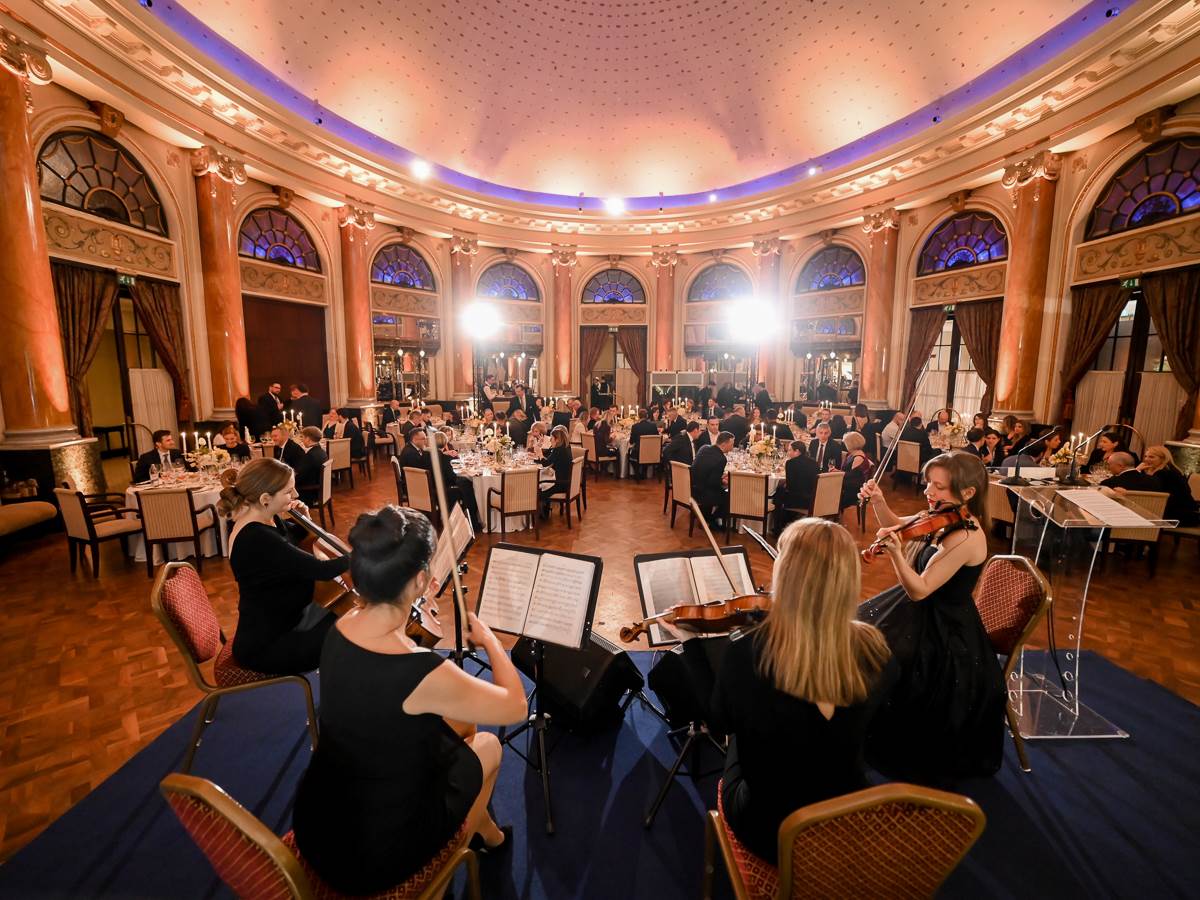  Euractiv gala večera.jpg - ROBERT GASPERT 