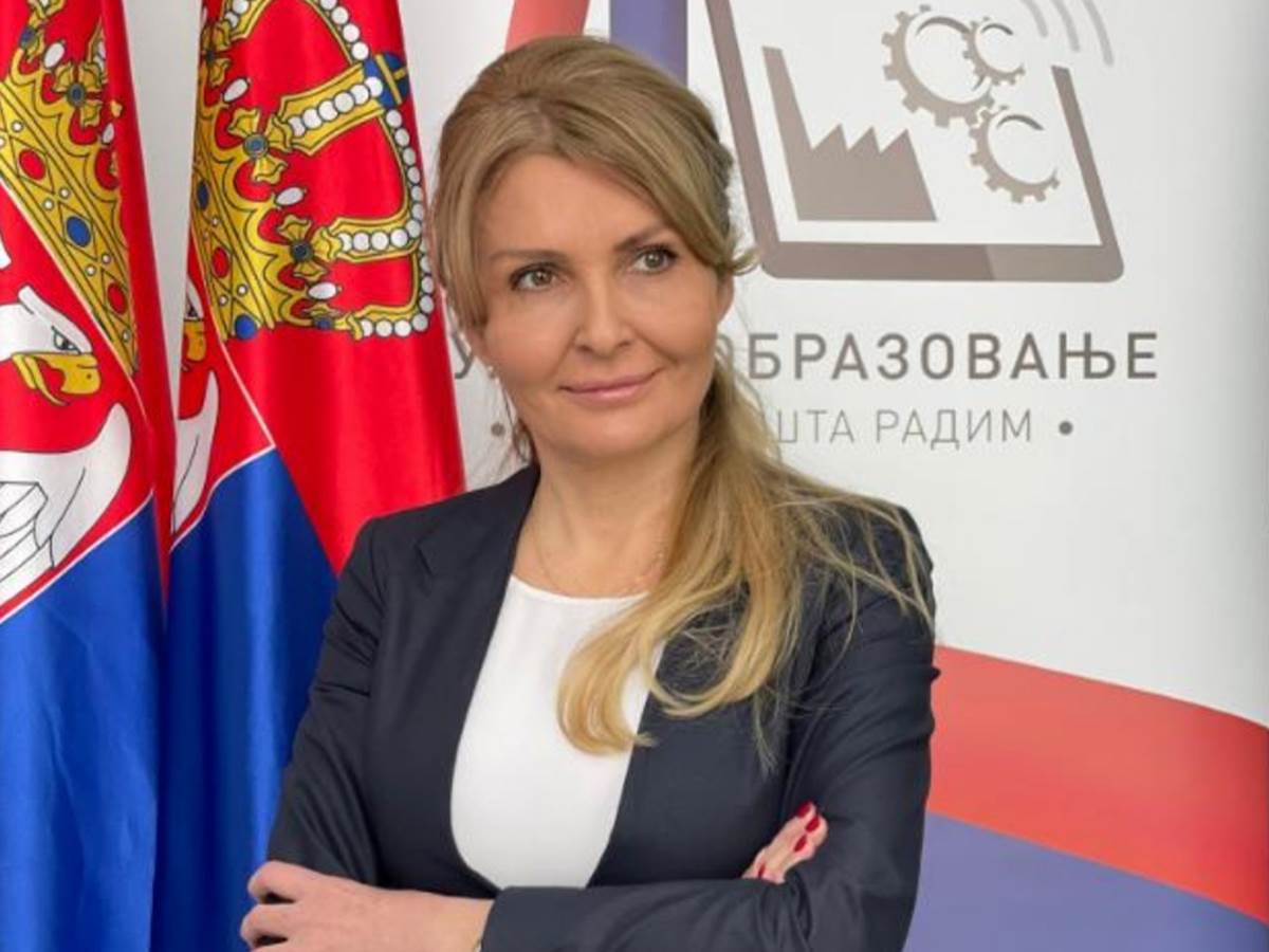Prof. Dr Gabrijela Grujić.direktor Kancelarije za dualno obrazovanje i NOKS Prof. Dr Gabrijela Grujić.direktor Kancelarije za dualno obrazovanje i NOKS