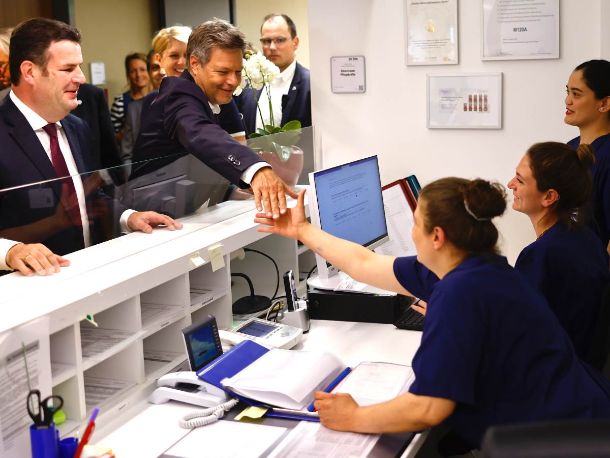 nemacki ministri u poseti univerzitetskoj bolnici   nemacki ministri u poseti univerzitetskoj bolnici