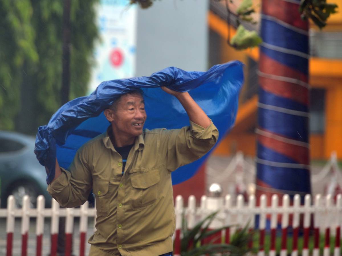 Tajfun (2).jpg   Tajfun (2).jpg