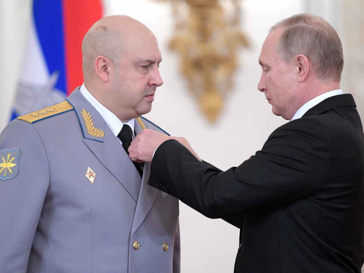Vladimir Putin, Sergej Surovikin   Vladimir Putin, Sergej Surovikin