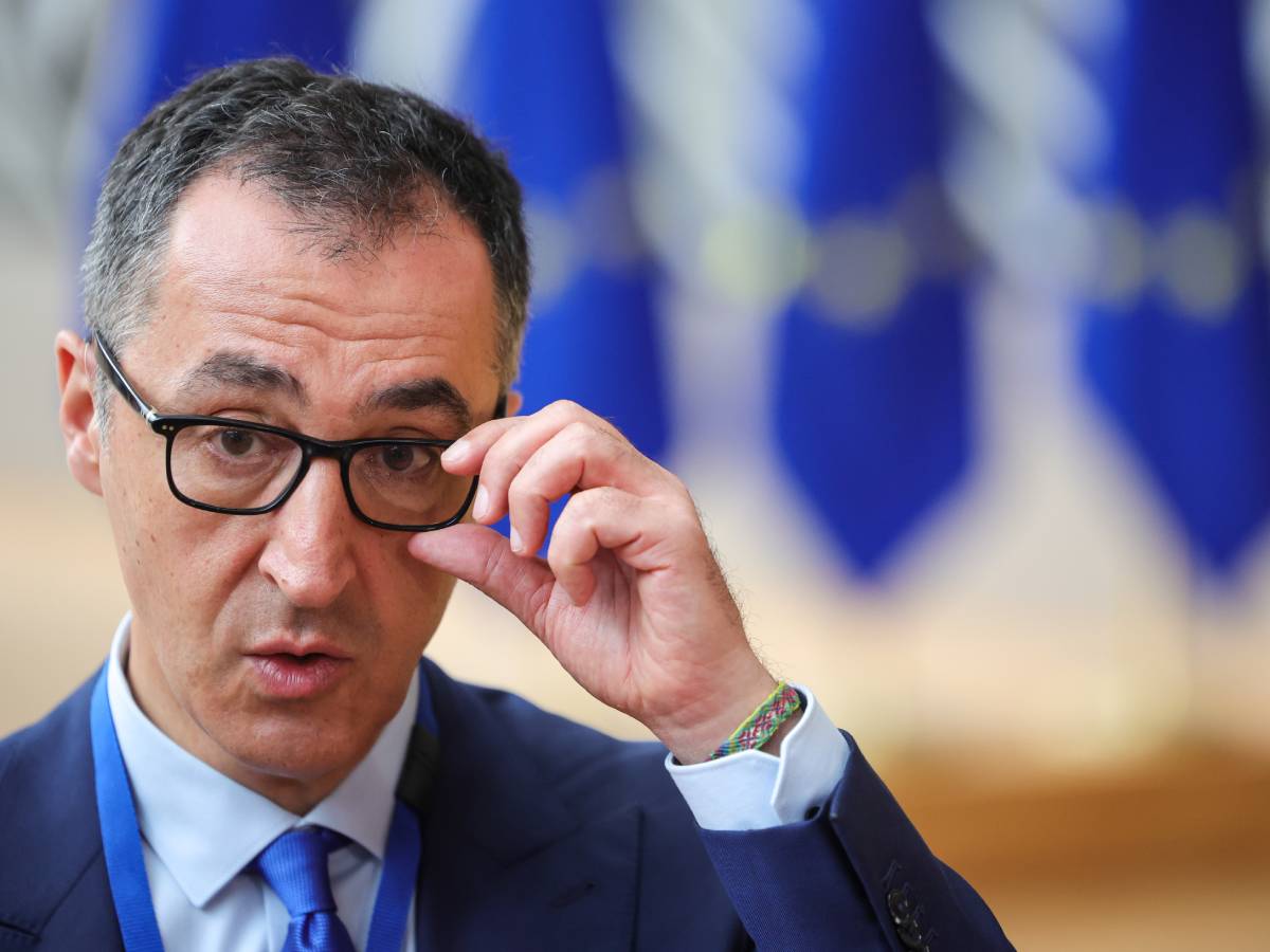 Kem Ozdemir   Kem Ozdemir