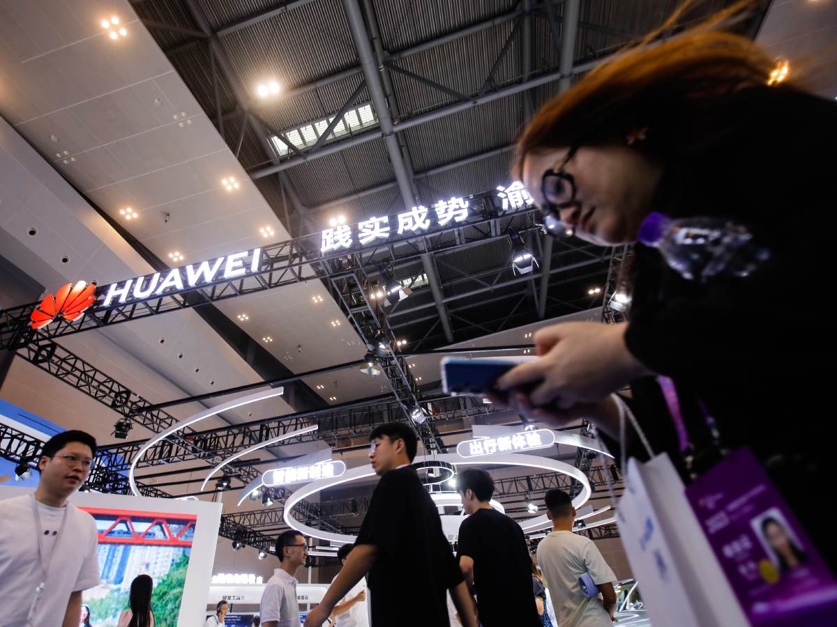 huawei.jpg huawei.jpg