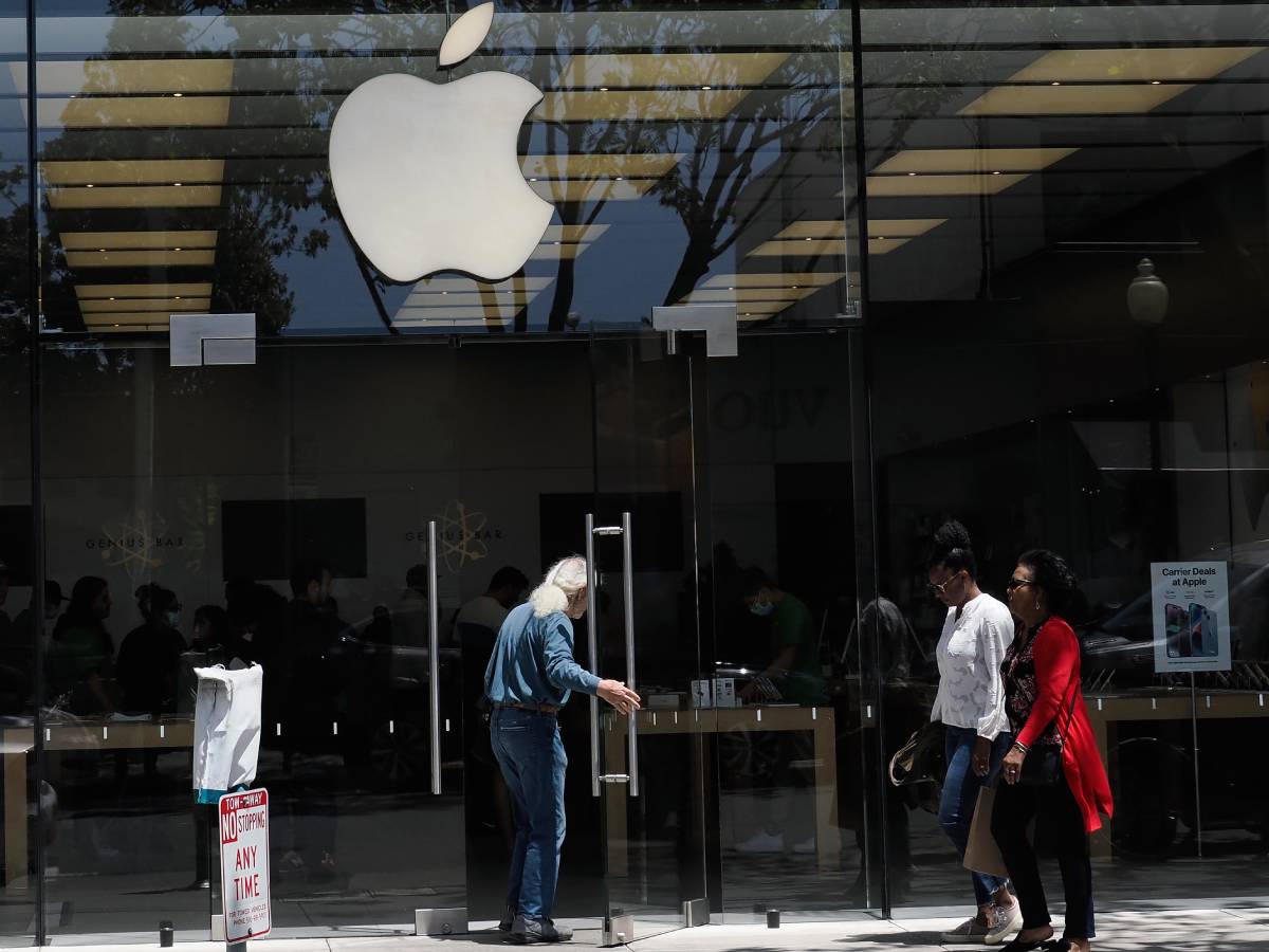 Apple.jpg   Apple.jpg