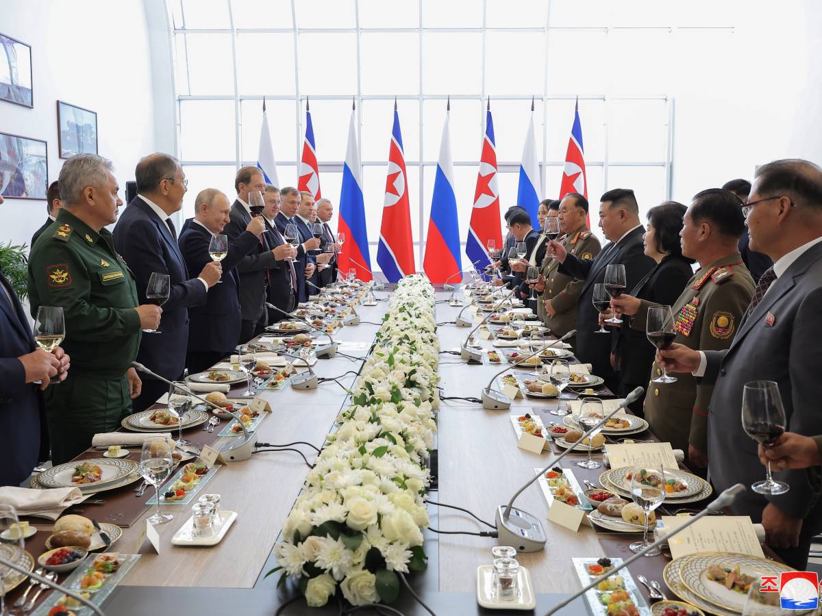 Vladimir Putin, Kim Džong Un   Vladimir Putin, Kim Džong Un