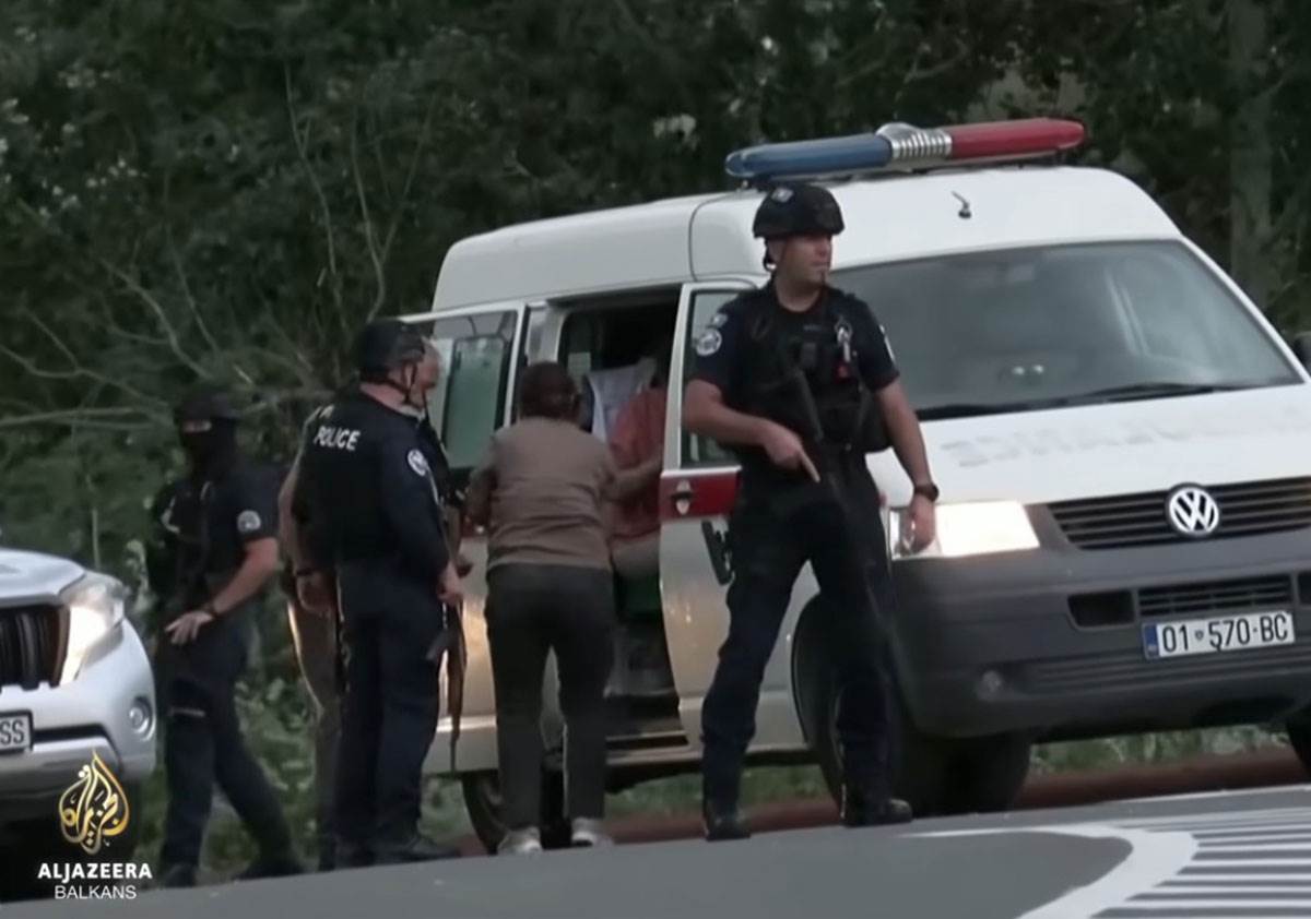 Pripadnici takozvane Kosovske policije patroliraju u okolini manastira Banjska (5).jpg Pripadnici takozvane Kosovske policije patroliraju u okolini manastira Banjska (5).jpg