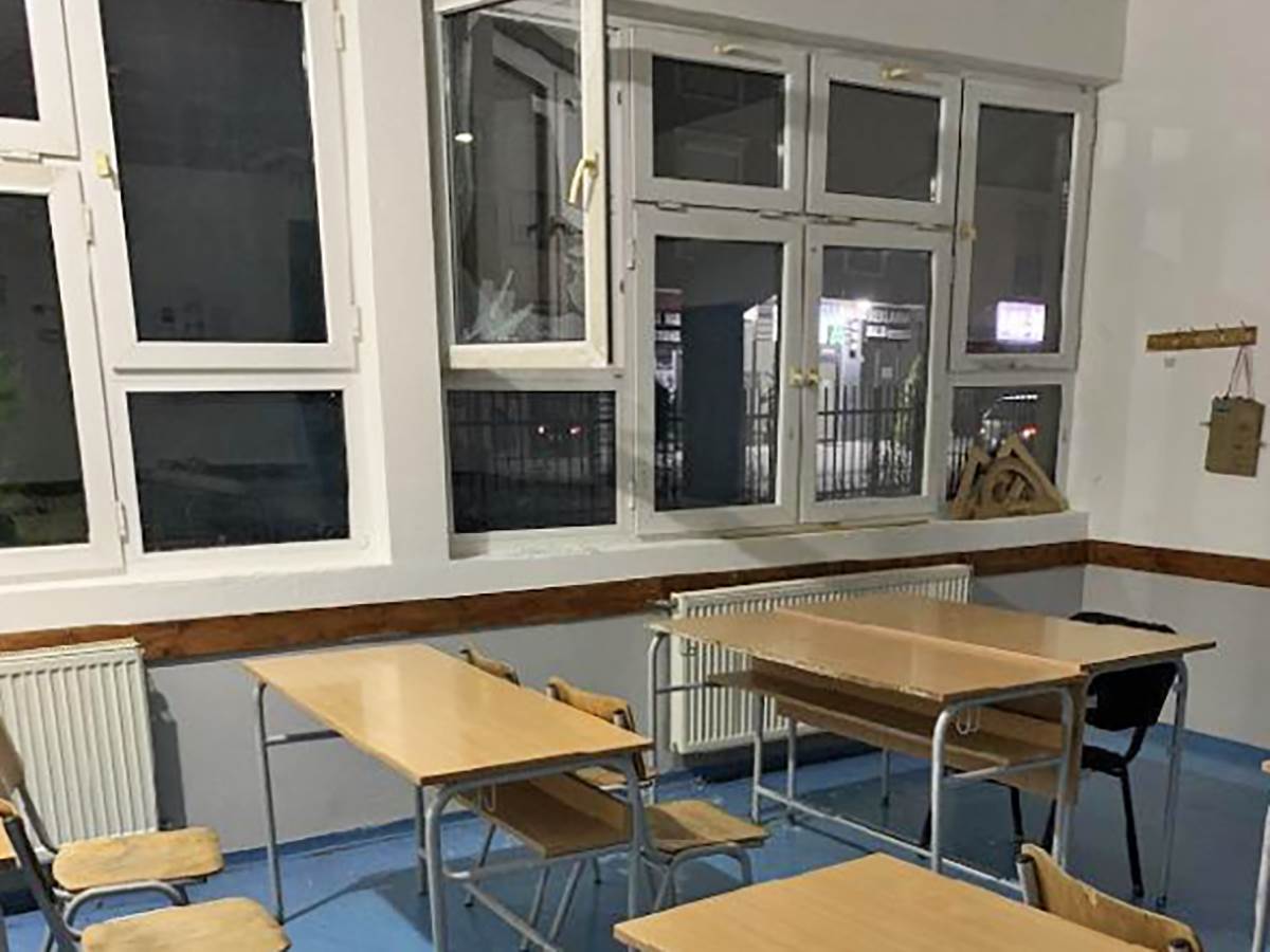 Kamenovana OŠ Lipljan.jpg Kamenovana OŠ Lipljan.jpg