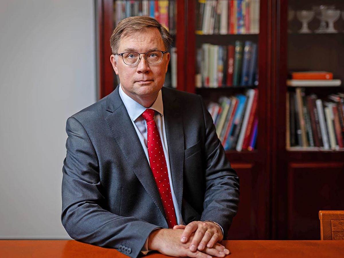 Ambassador's Photo.JPG   Ambassador's Photo.JPG