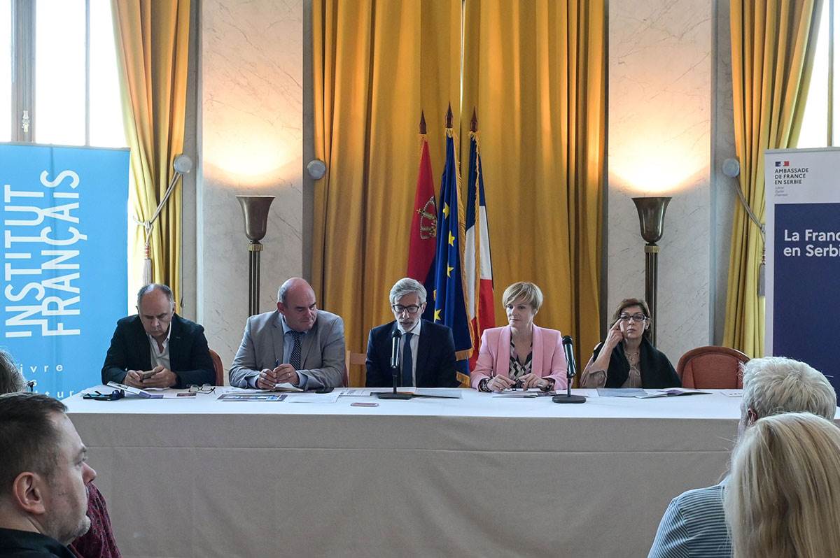 Učesnici-konferencije-za-medije_Francuska-u-Srbiji_foto-Anđela-Petrovski-(2).jpg Učesnici-konferencije-za-medije_Francuska-u-Srbiji_foto-Anđela-Petrovski-(2).jpg
