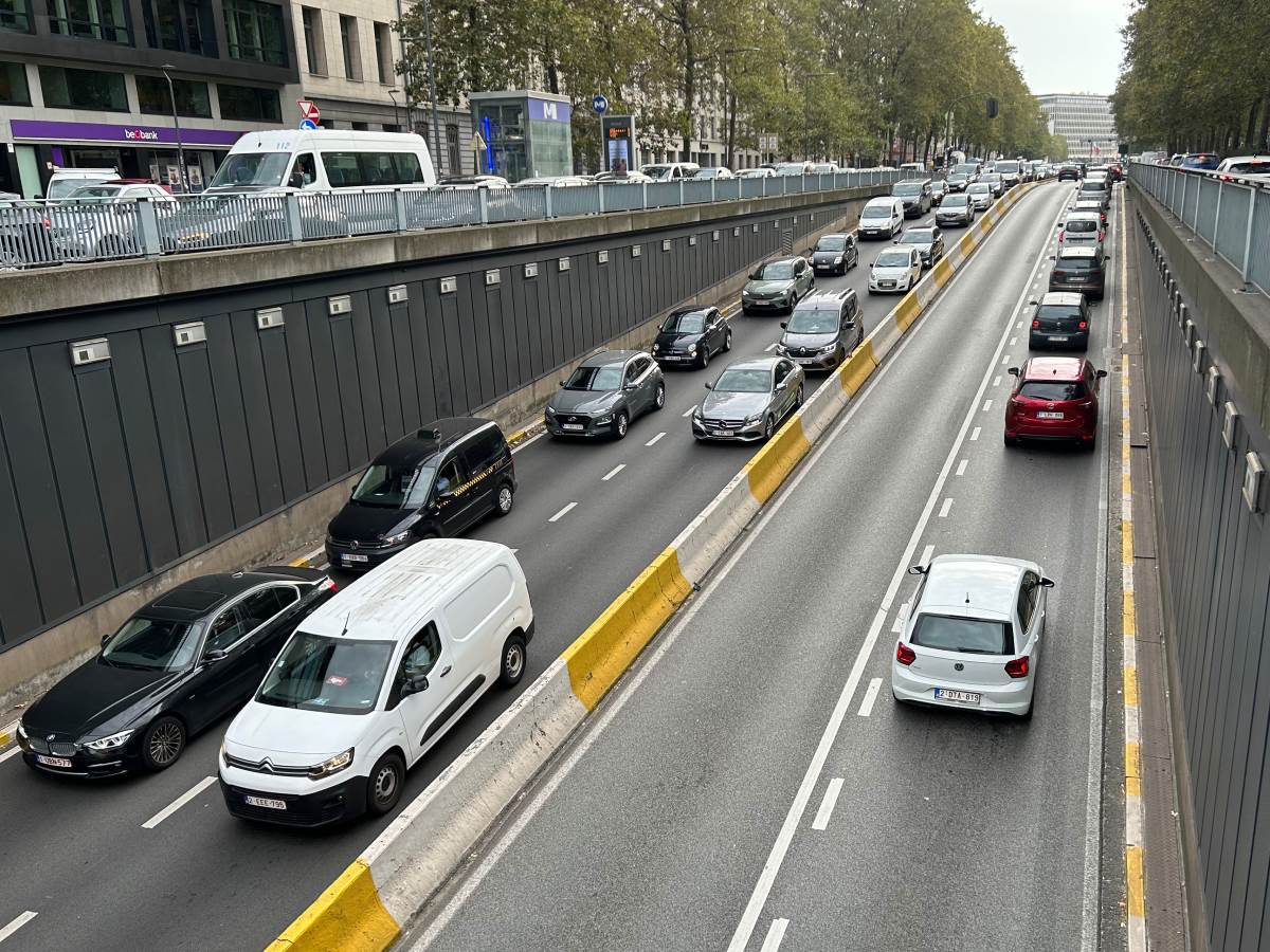 brisel automobili.jpg brisel automobili.jpg