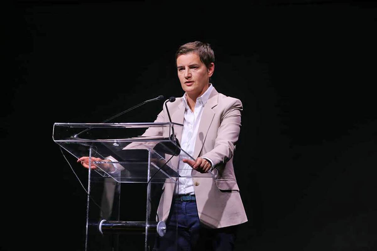  SPEKTAKL POVODOM OTVARANJA FIREFLY STUDIOS (15).jpg - Kurir/Damir Dervišagić 