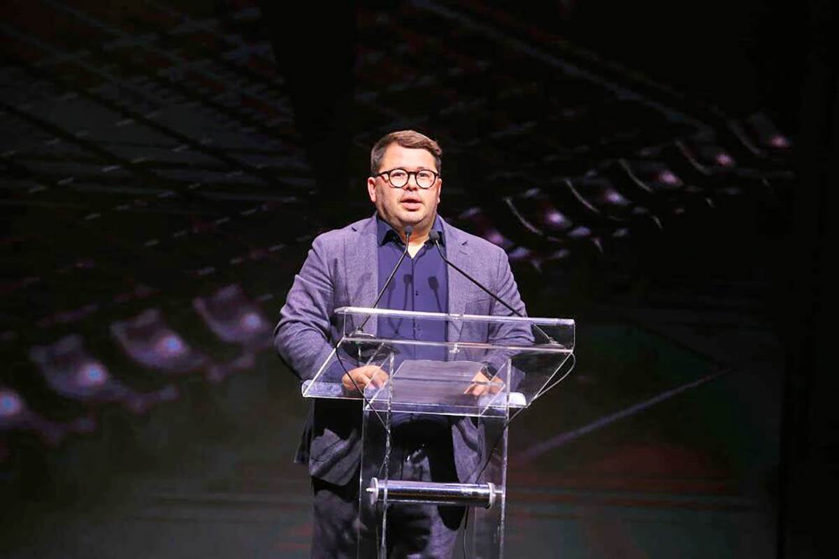  SPEKTAKL POVODOM OTVARANJA FIREFLY STUDIOS (4).jpg 