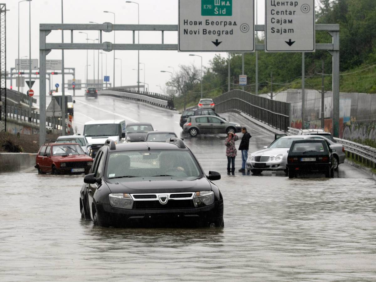 Poplave (1).jpg   Poplave (1).jpg