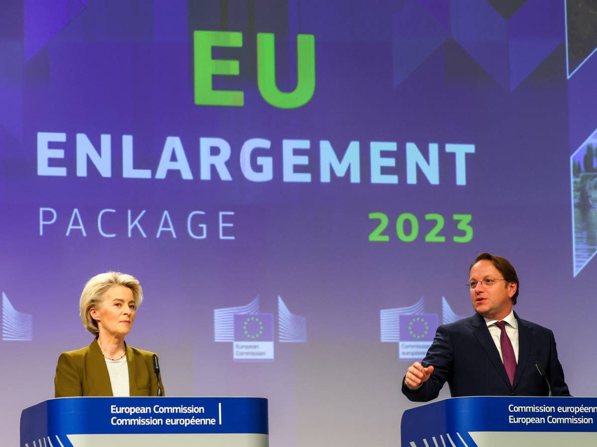 11826083 (1).jpg 11826083 (1).jpg