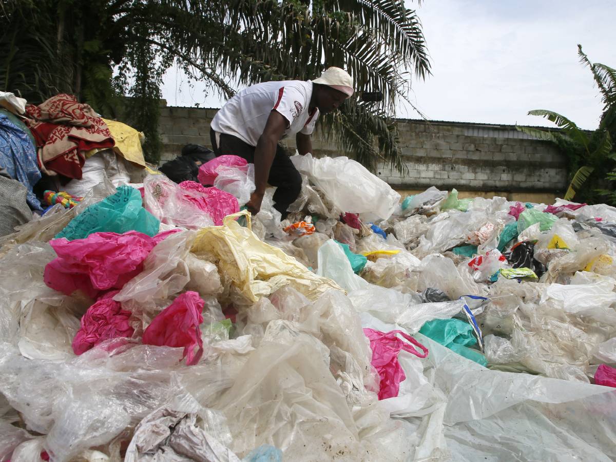 Plastika (1).jpg   Plastika (1).jpg