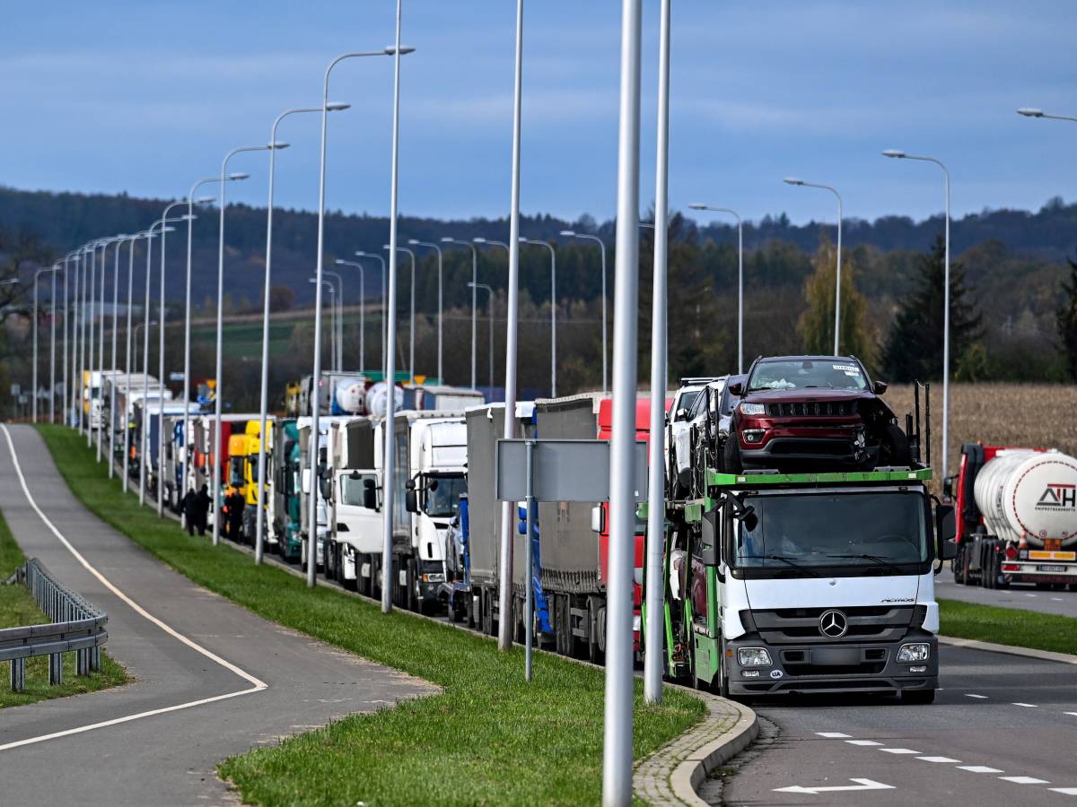 Transport (1).jpg   Transport (1).jpg