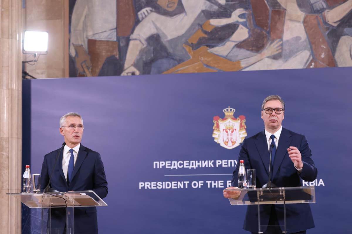 Aleksandar Vučić i Jens Stoltenberg 7.jpg   Aleksandar Vučić i Jens Stoltenberg 7.jpg