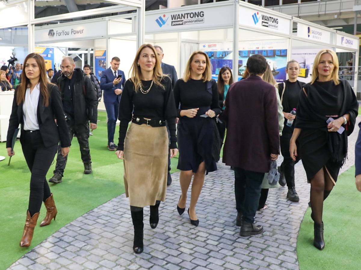 894A3833 (1).jpg   894A3833 (1).jpg