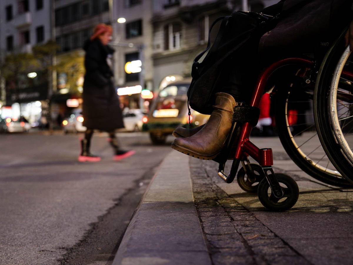 ljupka_mihajlovska_invalidska_kolica_stefan_stojanović_ (1).jpg   ljupka_mihajlovska_invalidska_kolica_stefan_stojanović_ (1).jpg