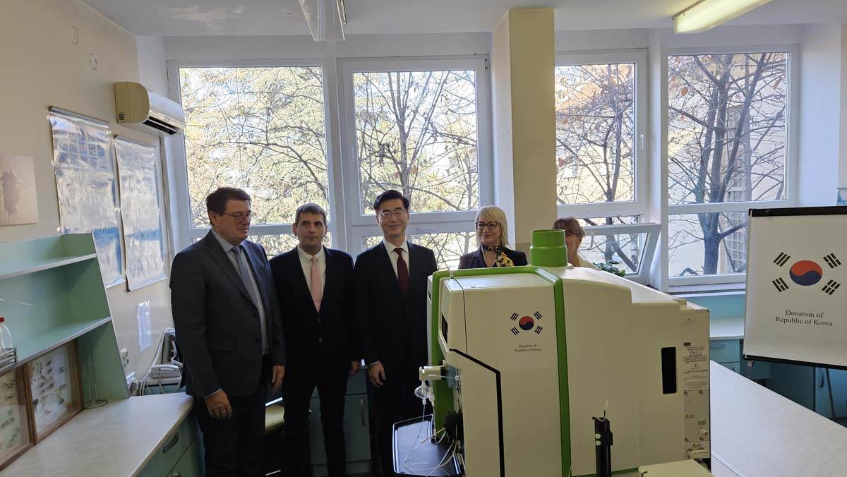  Spectometer.jpg - Ambasada Republike Koreje 