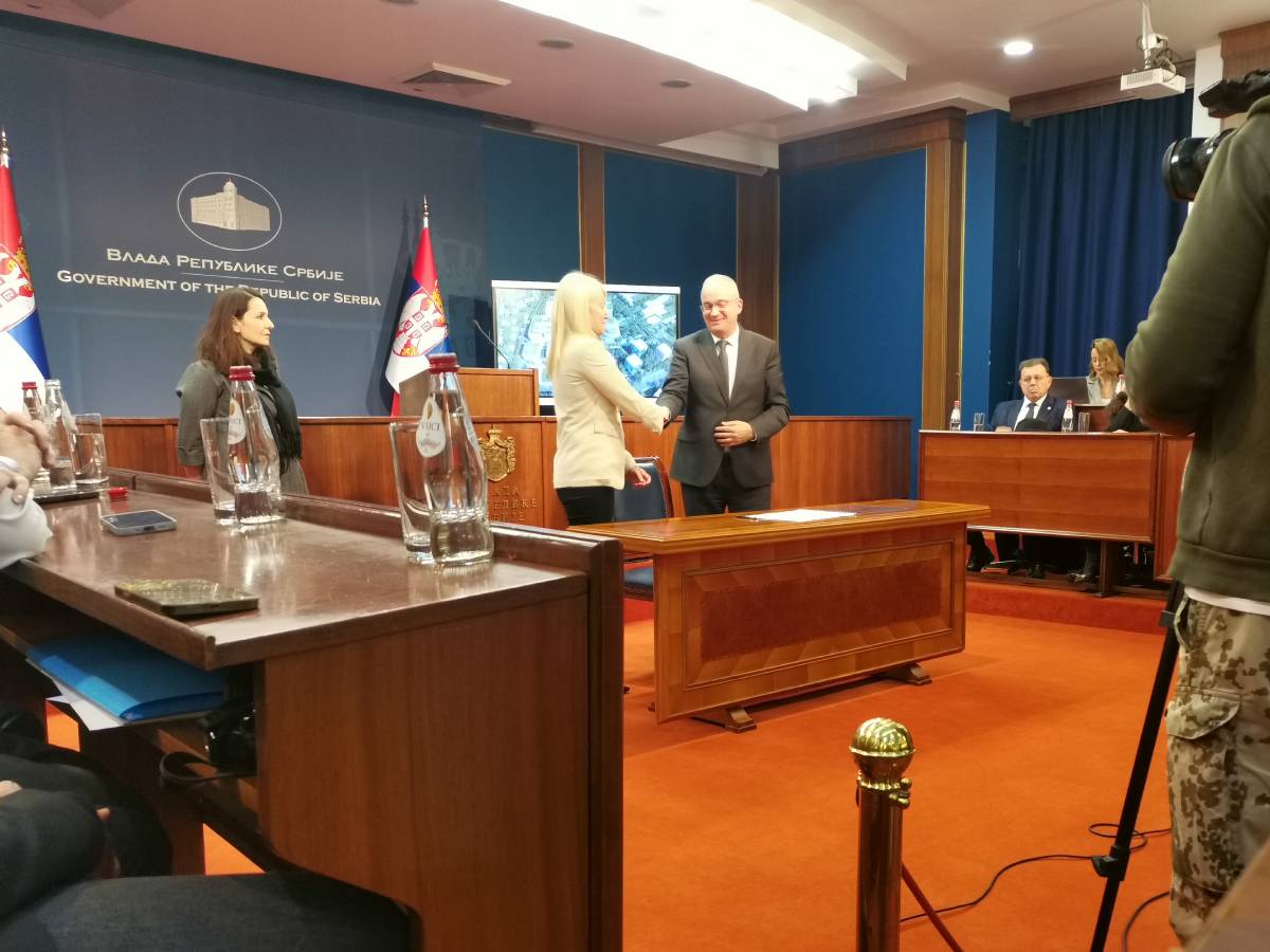 BIO4 (1).jpg   BIO4 (1).jpg