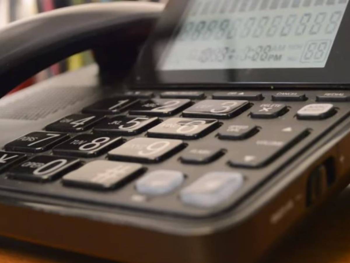 telefon.jpg telefon.jpg