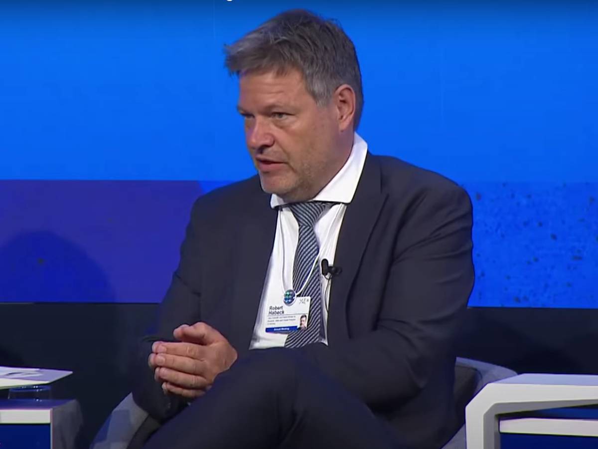 Zbog čega je posrnula nemačka ekonomija? Ministar Robert Habek o razlozima za lošu projekciju i industrijski pad Zbog čega je posrnula nemačka ekonomija? Ministar Robert Habek o razlozima za lošu projekciju i industrijski pad