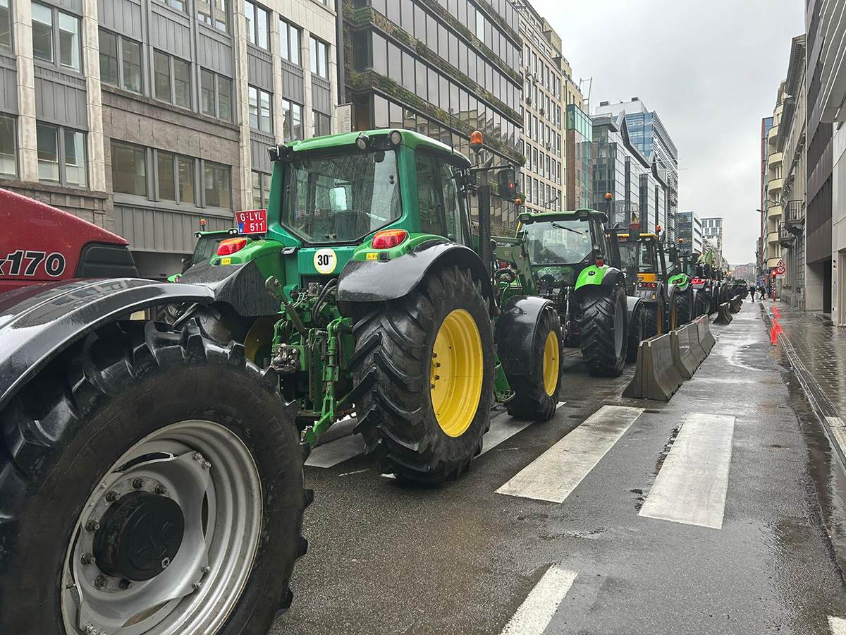 Protest poljoprivrednika Brisel (16) copy.jpg Protest poljoprivrednika Brisel (16) copy.jpg