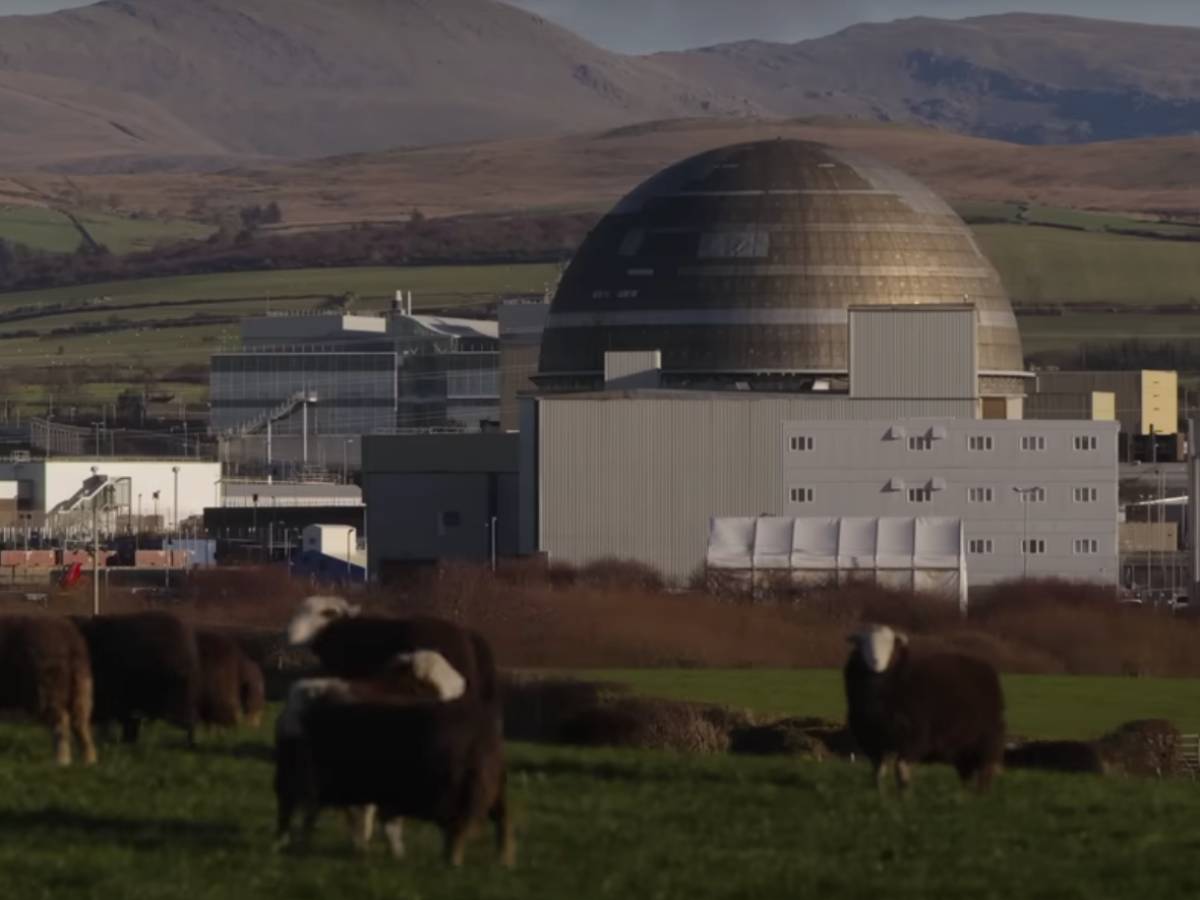 Nuklearni reaktor.jpg   Nuklearni reaktor.jpg