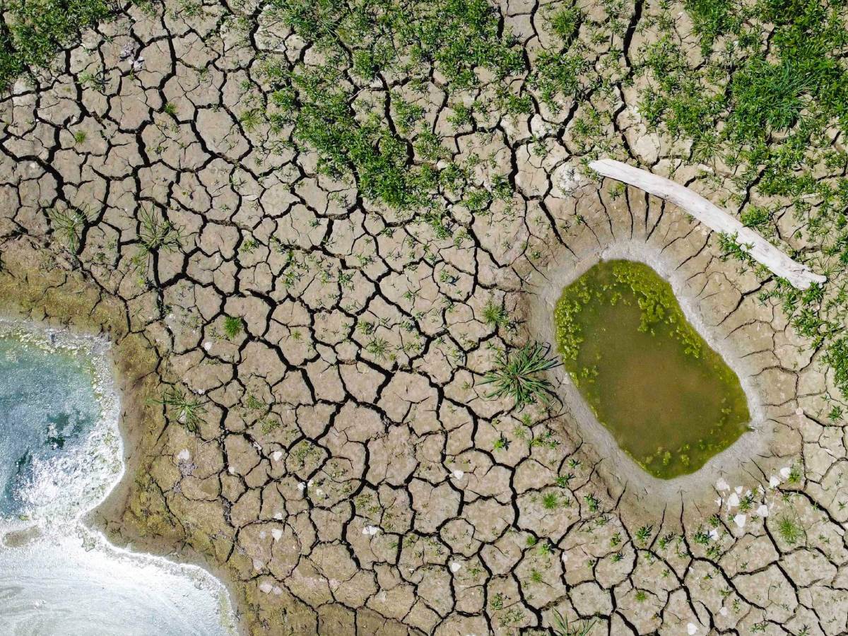 isušena reka po   isušena reka po